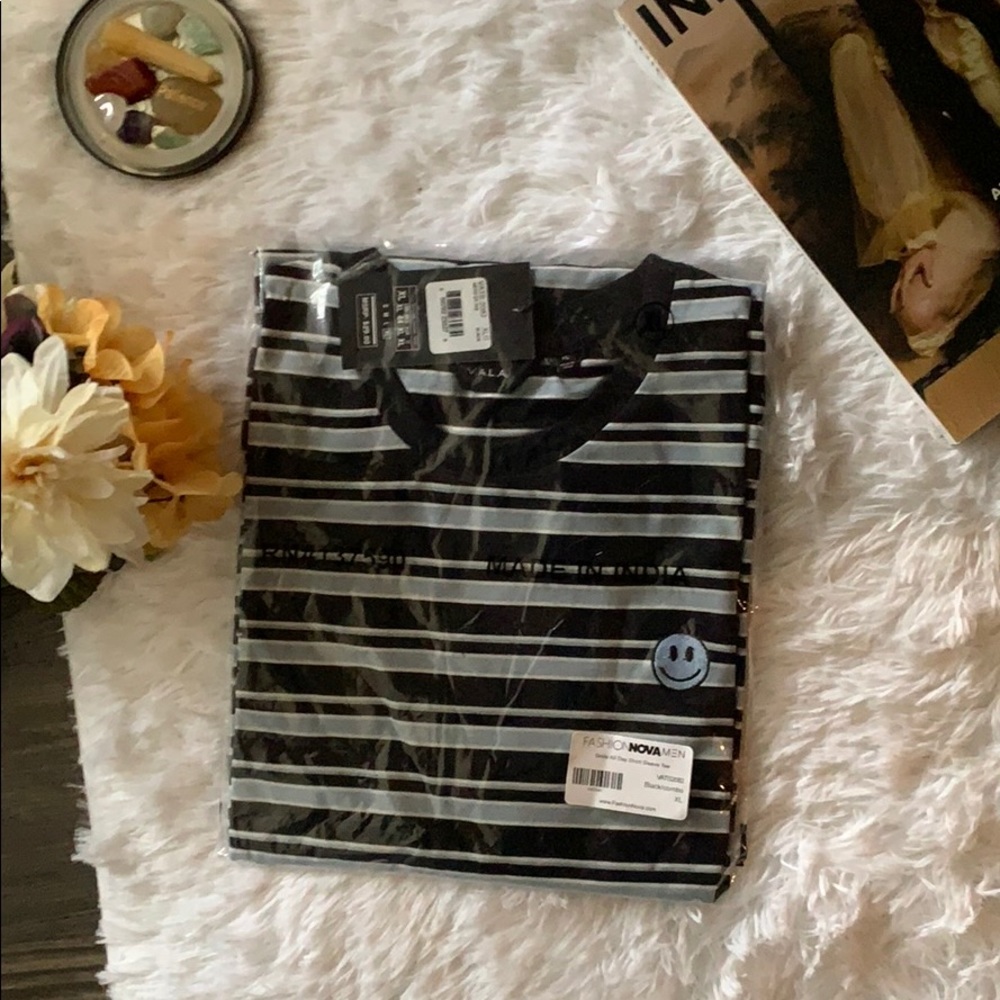 Men’s horizontal stripe shirt brand new w/ tags